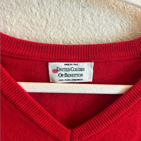 United Colors Of Benetton Scarlet V-Neck Cozy Sweater Winter Valentine's day - Picture 3 of 10